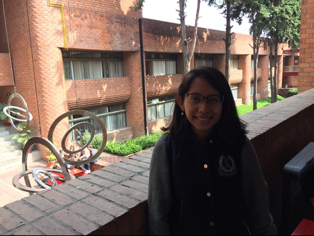 Entrevista a Ángela Moya, estudiante de octavo&nbsp;semestre